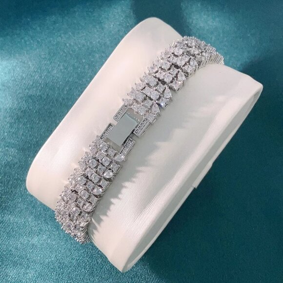 Women's Cubic Zircon Crystal Bracelet Watch - Picture 4 of 5